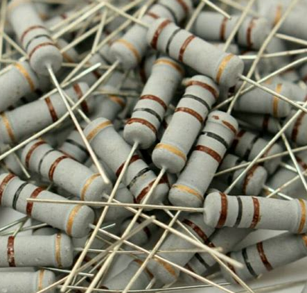 Resistor Coklat Hitam Hitam Emas