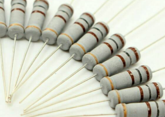 Resistor Coklat Hitam Hitam Emas