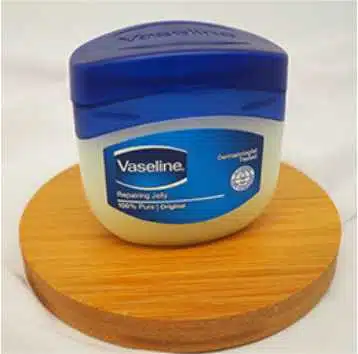 Keajaiban Vaseline Yang Memutihkan dan Mencerahkan Kulit